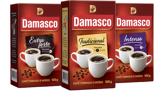 Três pacotes de produtos do Café Damasco: Tradicional, Intenso e Extraforte